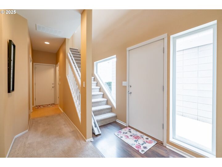 Property Photo: 1336 Lupin Ln NW OR 97304