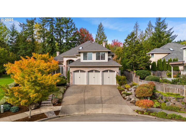 Property Photo: 5437 Rosalia Way OR 97035