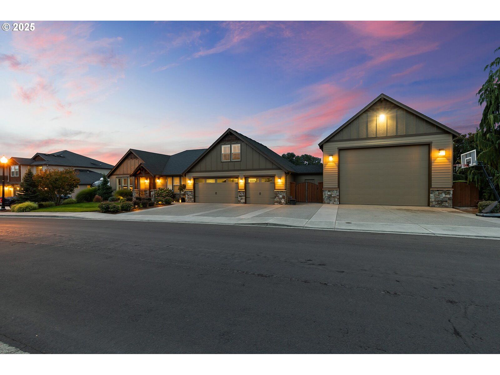 Property Photo:  12500 NW 48th Ct  WA 98685 