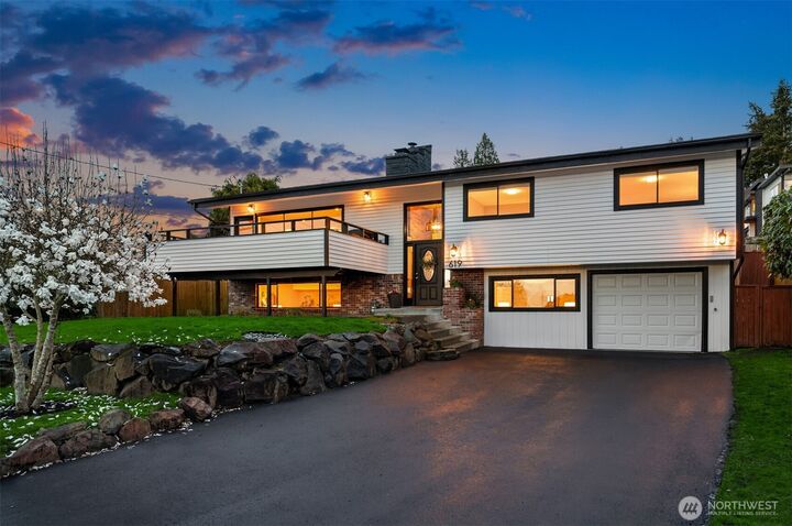 Property Photo:  619  8th Avenue S  WA 98020 
