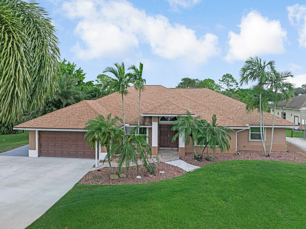 Property Photo: 15097 N 72nd Court FL 33470