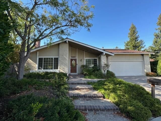 Property Photo: 4394 North Sweetbriar Court CA 94521