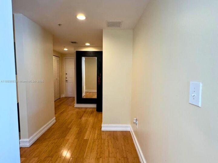 275 NE 18th St 808  Miami FL 33132 photo