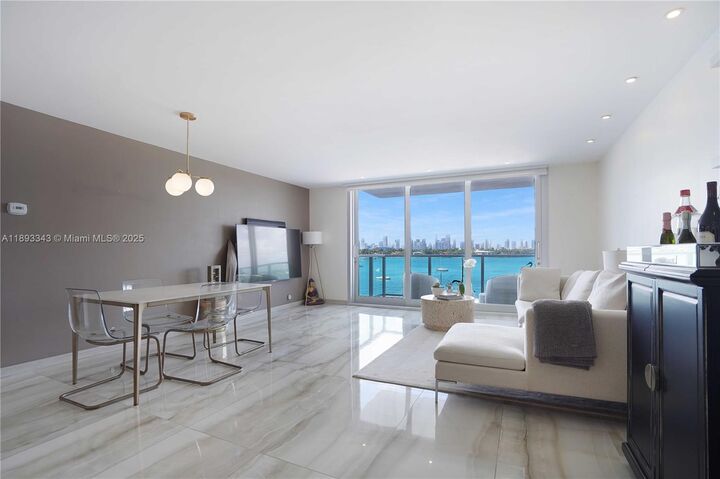 Property Photo:  1000 West Ave 417  FL 33139 