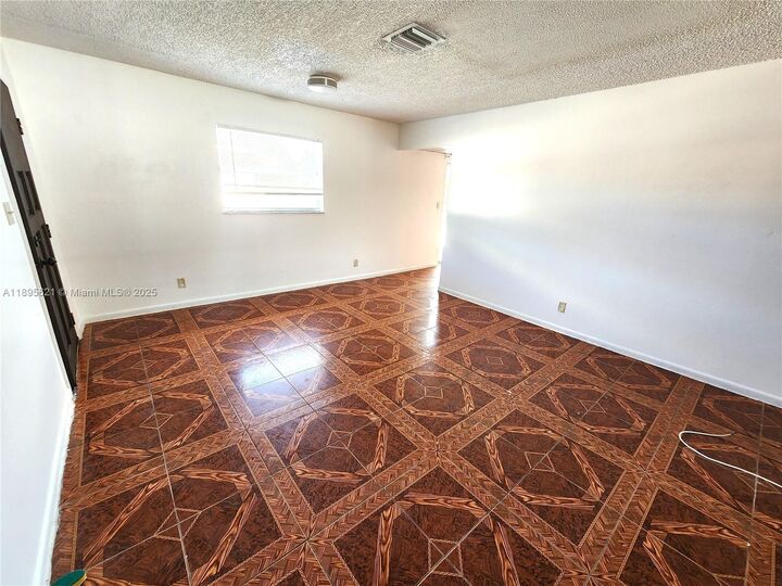 Property Photo: 321 SW 1st Ct K-5 FL 33060