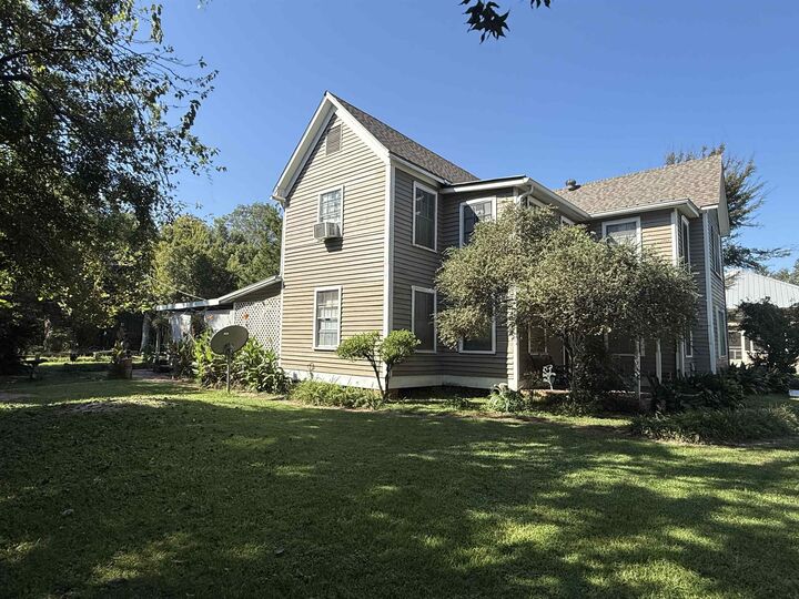 Property Photo: 707 W Cypress Ave. TX 77630