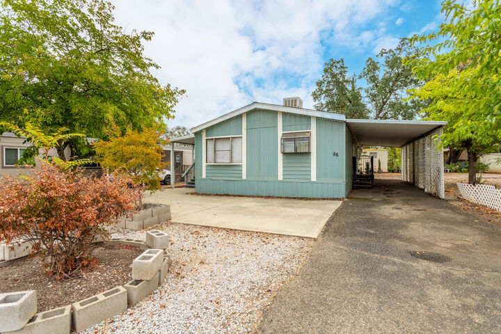 Property Photo: 7252 Whitehouse Drive CA 96007