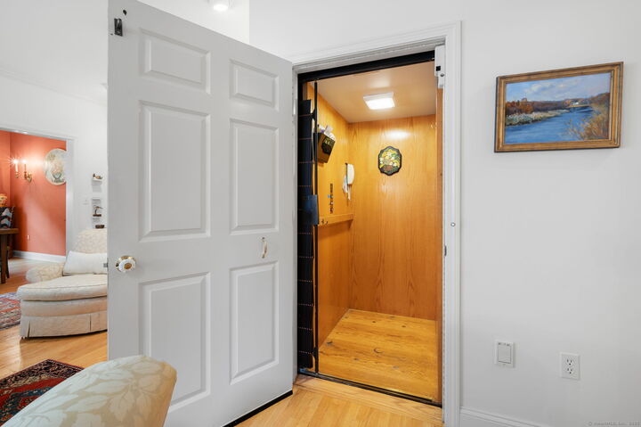 Property Photo:  5 Wyckford Lane 5  CT 06371 
