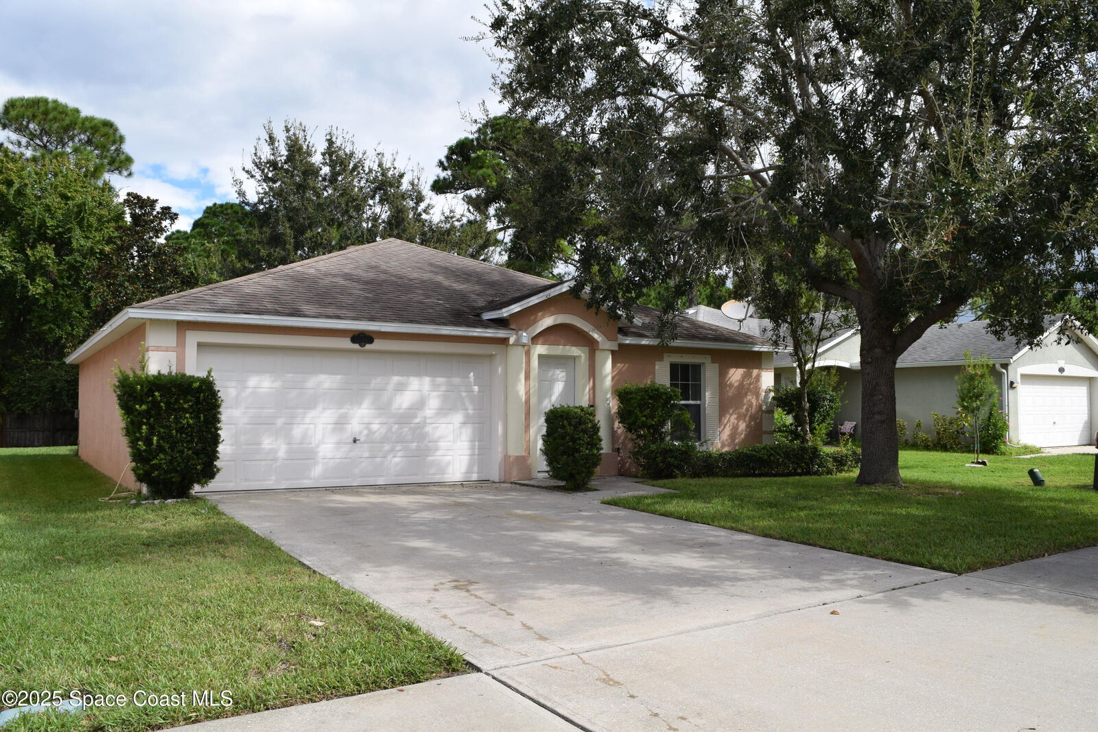 Property Photo: 236 Mason Drive FL 32780