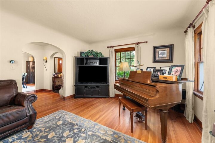 Property Photo: 2825 S Wall St WA 99203