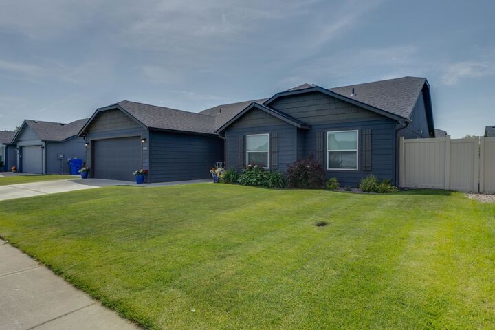 Property Photo: 19018 E Fairview Ave WA 99027