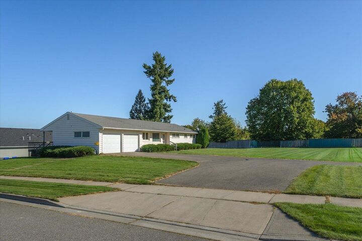Property Photo:  1105 S Mamer Rd  WA 99216 