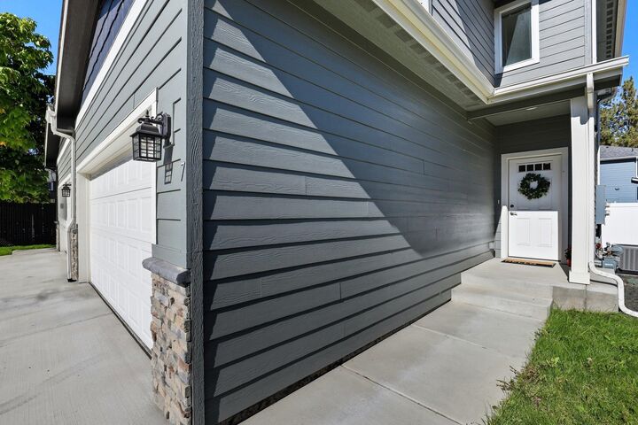Property Photo: 5 E Chatham Ave WA 99218
