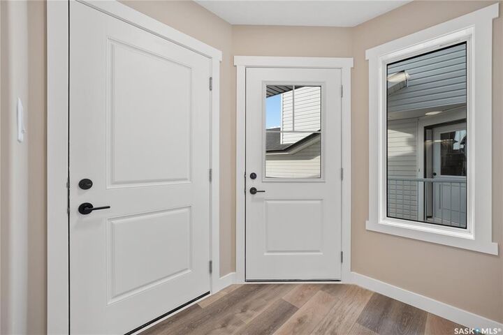 Property Photo: 411 Kinloch Crescent SK S7M 5N8
