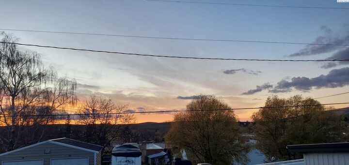 Property Photo: 105 S Howard St WA 99033