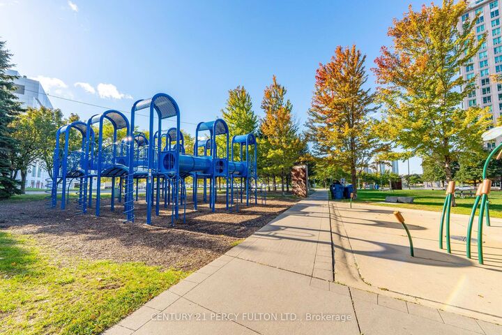 Photo de la propriété:  8 Lee Centre Drive 1007  ON M1H 3H8 