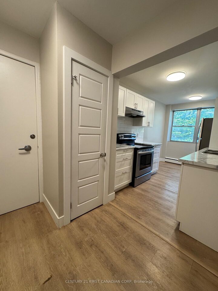 Property Photo:  75 High Street 323  ON N6C 4J8 