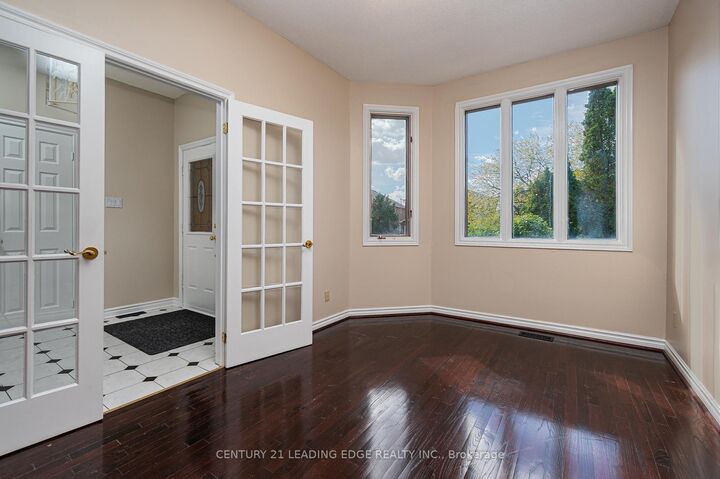 Photo de la propriété:  7 Delancey Crescent  ON L3P 7C9