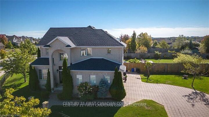 Property Photo: 2016 Beaverbrook Avenue ON N6H 5X3