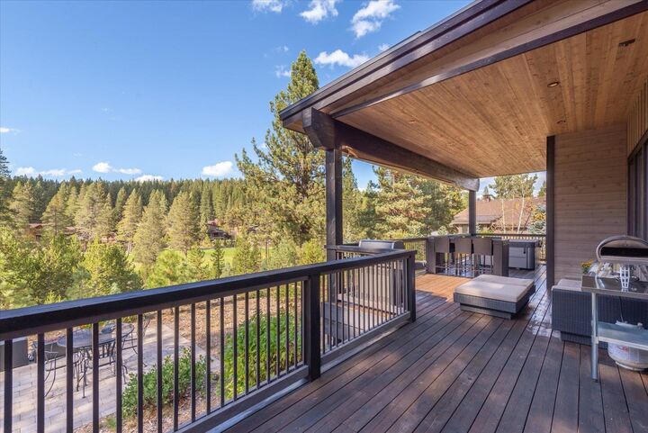 Property Photo:  11102 Meek Court  CA 96161 