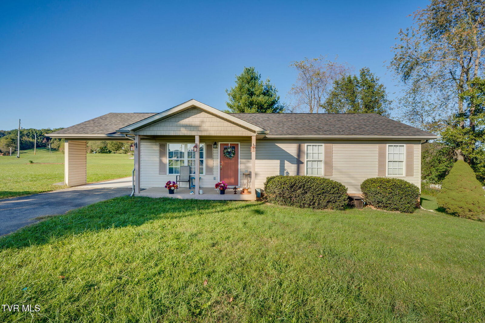 Property Photo: 140 Sunrise Meadows Ct. TN 37645