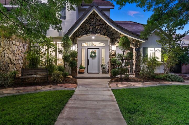 Property Photo: 1854 N Serenity Dr UT 84770