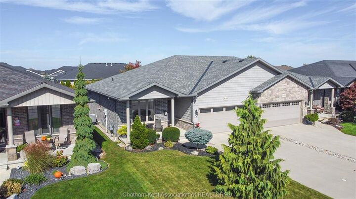 Property Photo:  113 Cottage Place  ON N7L 0B7 