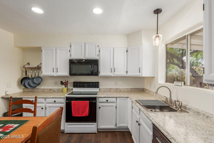 Property Photo:  2109 E Cindy Street  AZ 85225