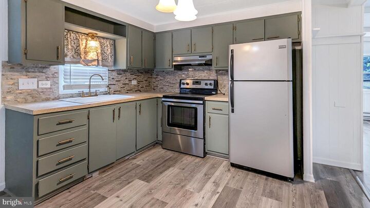 Property Photo: 9 Greenwich Drive NJ 08829