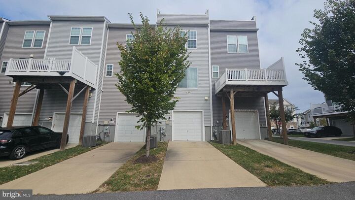 Property Photo: 9072 Fox Stream Way MD 20772