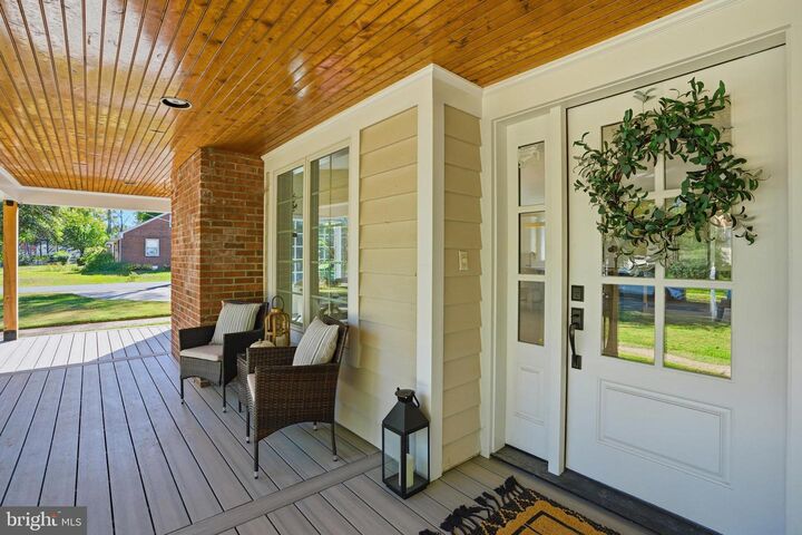 Property Photo: 300 Lewis Street NW VA 22180