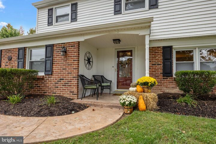 Property Photo: 6 Plymouth Lane PA 19067