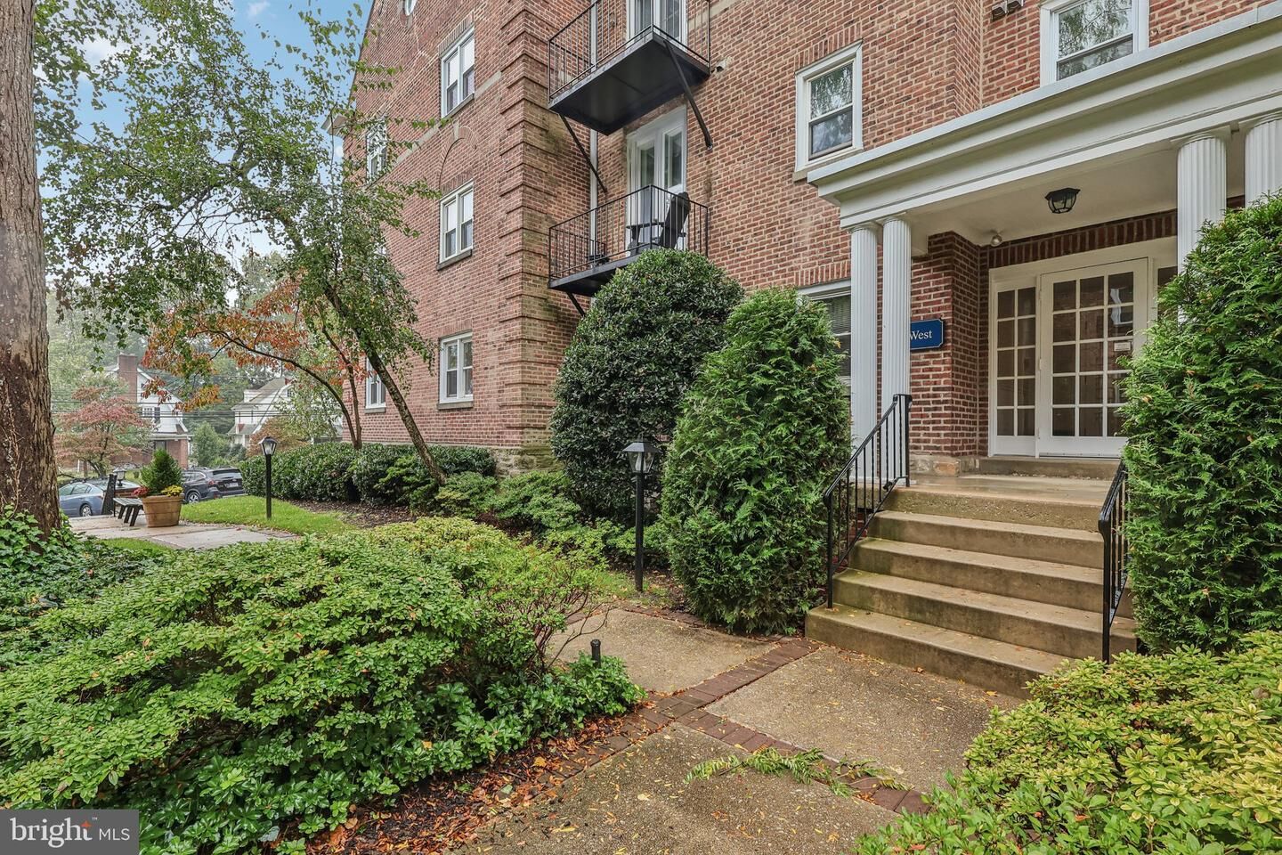 Property Photo: 237 W Montgomery Avenue 2S PA 19041
