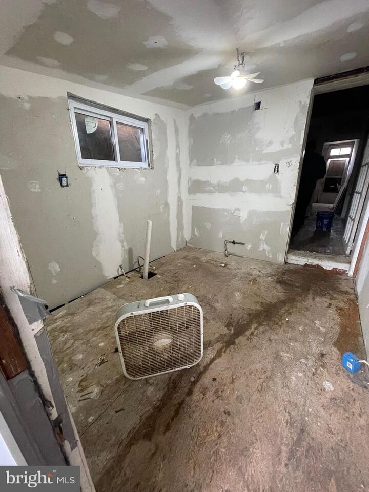 Property Photo: 321 E 9th Street DE 19801
