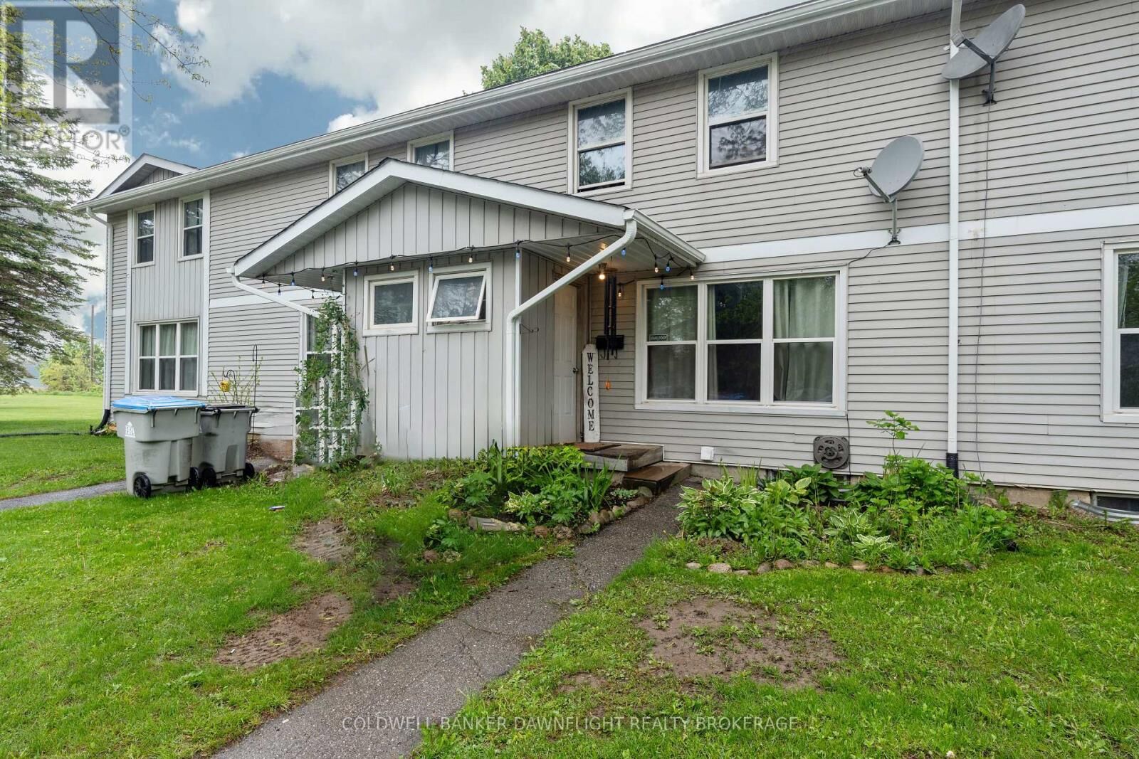 Property Photo:  31 St Charles Place 31  ON N0M 1L0 