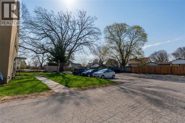 Property Photo:  1075 Brenchley Avenue 206  ON N7S 1R6 