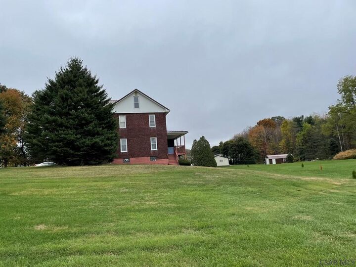 Property Photo:  2611 Jackson Ave  PA 15963