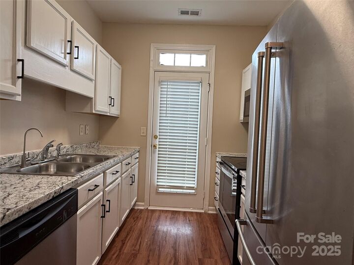 Property Photo: 8134 Kings Creek Drive NC 28273