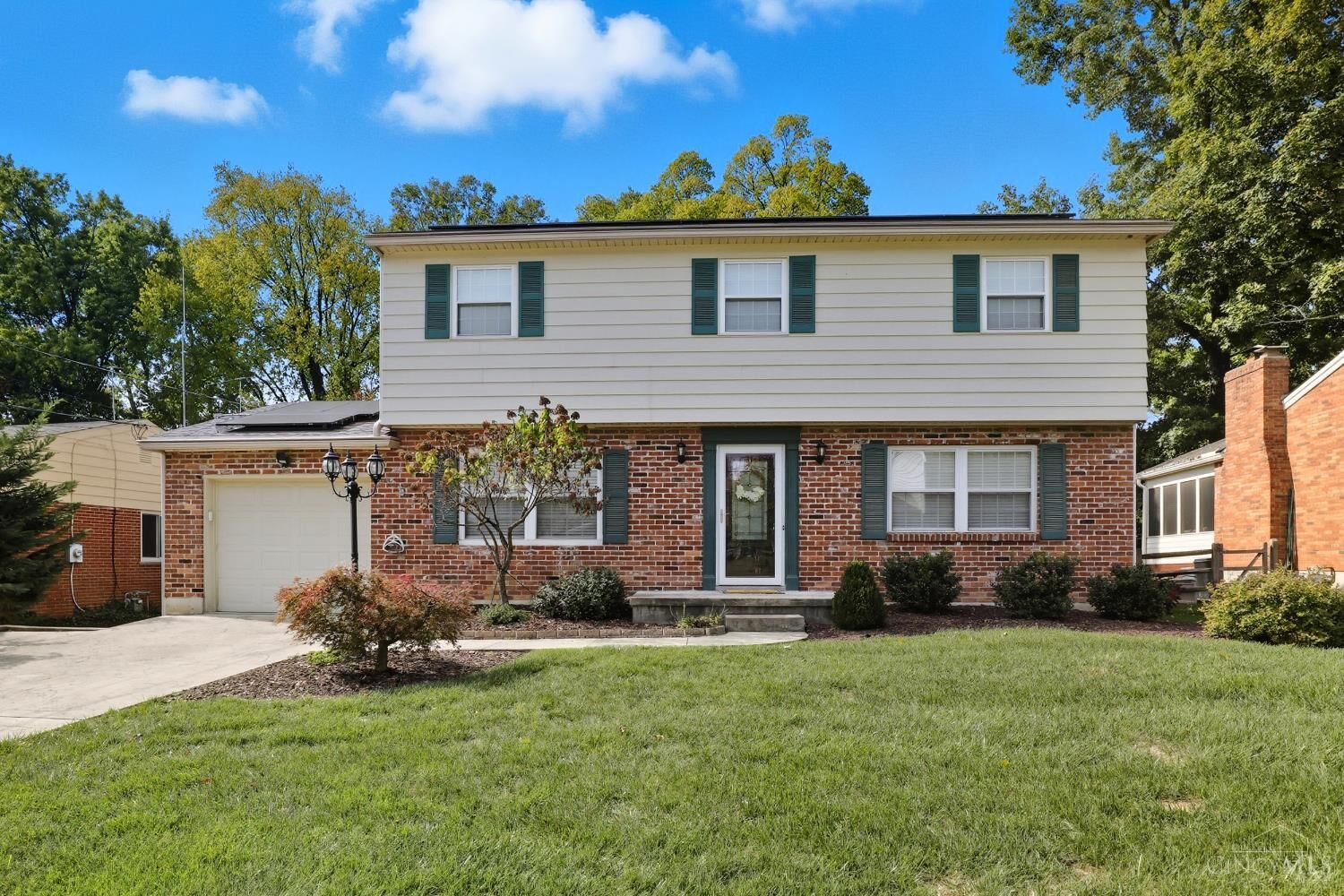 Property Photo:  1983 Finsbury Court  OH 45230 