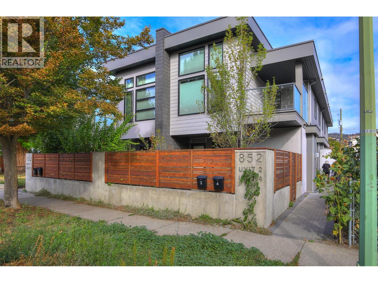 Property Photo: 852 Stockwell Avenue 2 BC V1Y 6V9