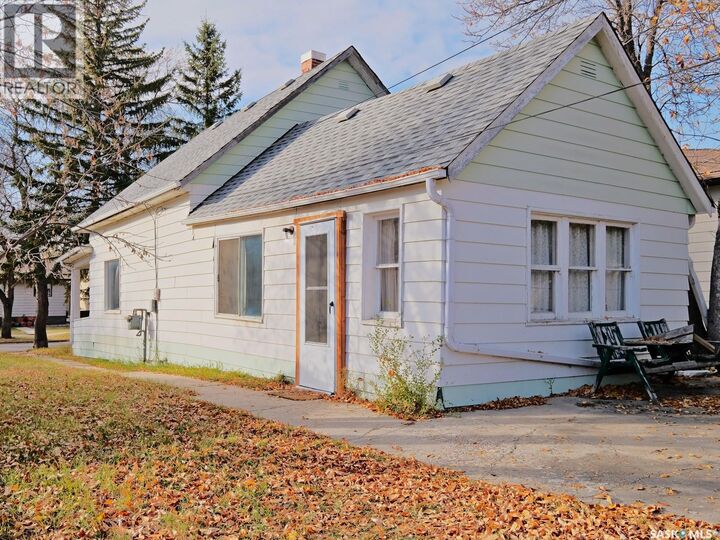 Property Photo:  710 George Street  SK S0L 2V0