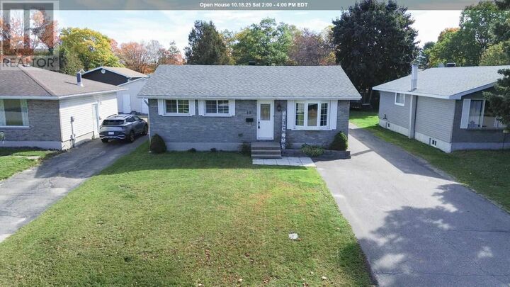 19 Macmurray Ave  Sault Ste. Marie ON P6A 5W7 photo