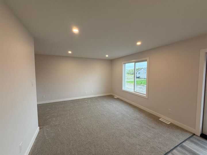 Property Photo: 42 Westgrove Crescent MB R0A 0V2