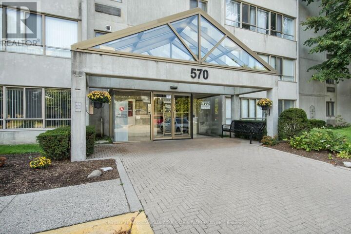 Photo de la propriété: 570 Proudfoot Lane 407 ON N6H 4Z1