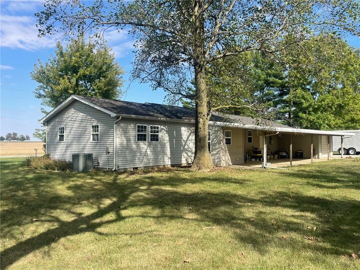 Property Photo: 453 Cr 1750N IL 61914