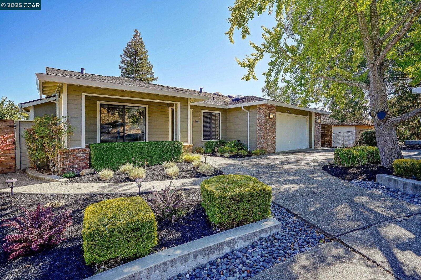 Property Photo: 2411 Pinon Ct CA 94553