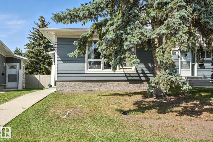 9963 171 Ave NW  Edmonton AB T5X 4X2 photo