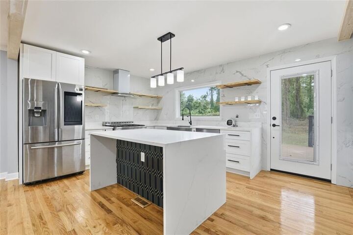 Property Photo:  1971 Honeysuckle Lane SW  GA 30311 