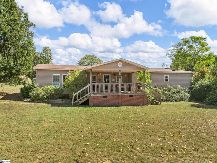 Property Photo: 1801 Riddle Road SC 29374