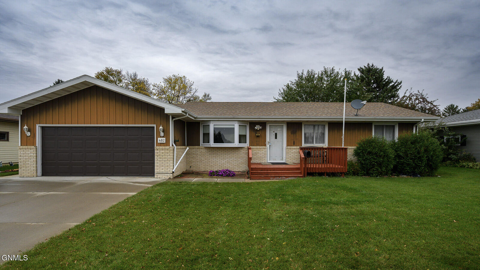 Property Photo: 402 Tulsa Drive ND 58504